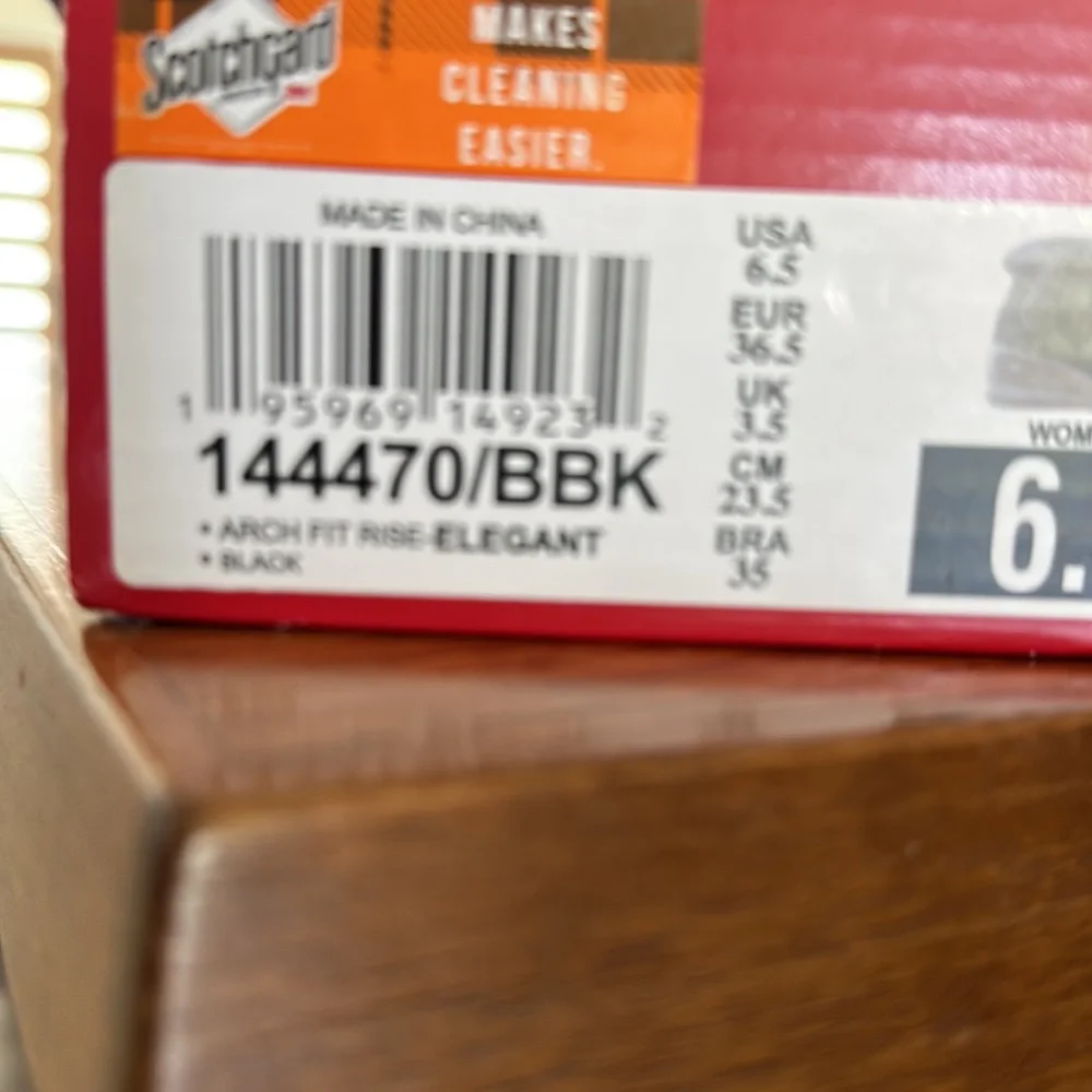 Brand new in box Skechers Arch Fit Black Boots with a wedge - Picture 6 of 6